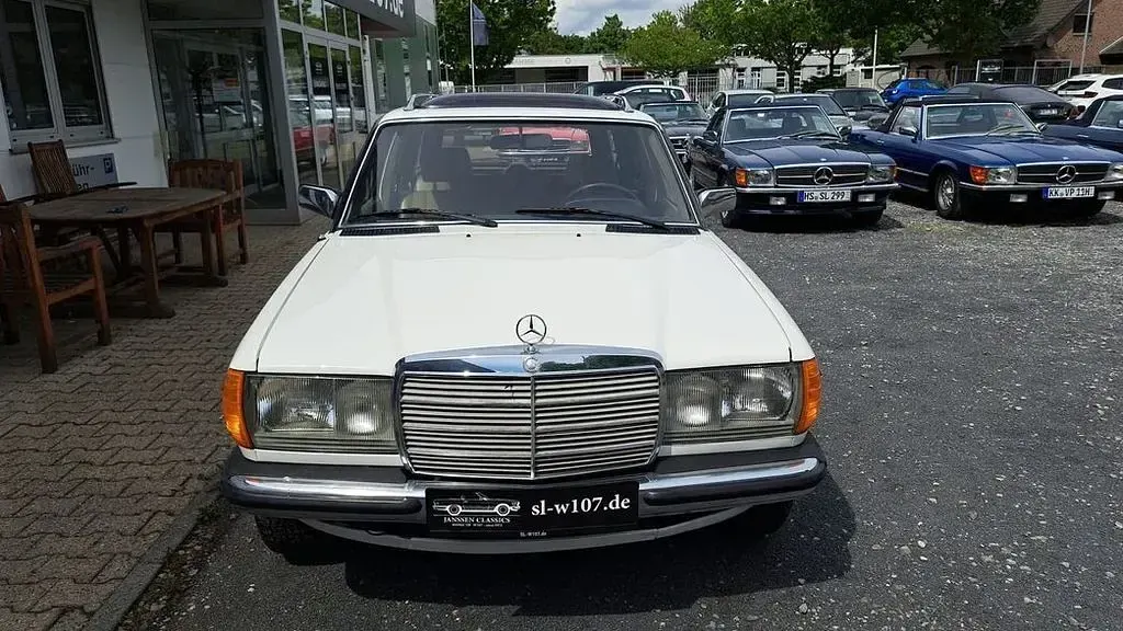 Gebraucht Mercedes E280 185 PS (136 kW) 1982 Weiß Limousine