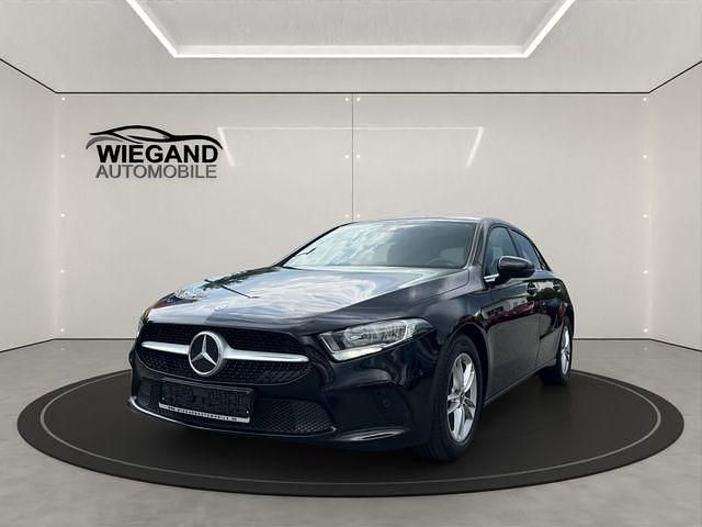 Schwarz Gebraucht 2019 Mercedes A200 Business Limousine | 17.990 € (Fairer Preis) - Bild 1/4