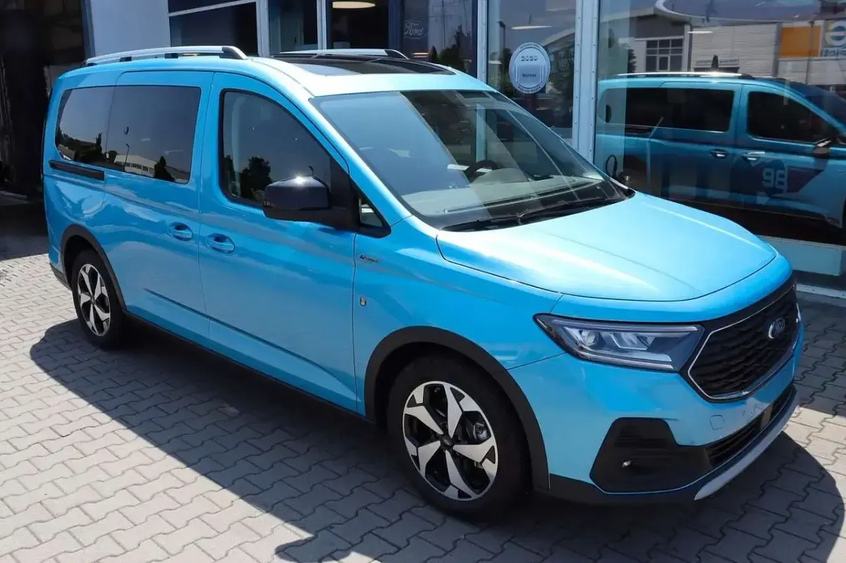 Neu Ford Tourneo Connect Active 122 PS (89 kW) 2025 Blau Van / Kleinbus
