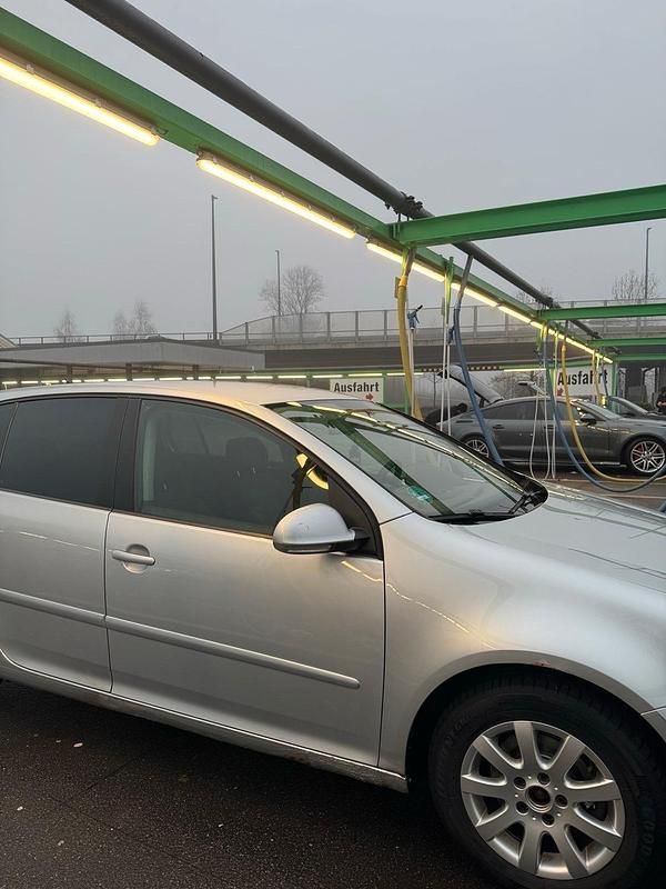 Gebraucht VW Golf V 102 PS (75 kW) 2006 Silber Kleinwagen