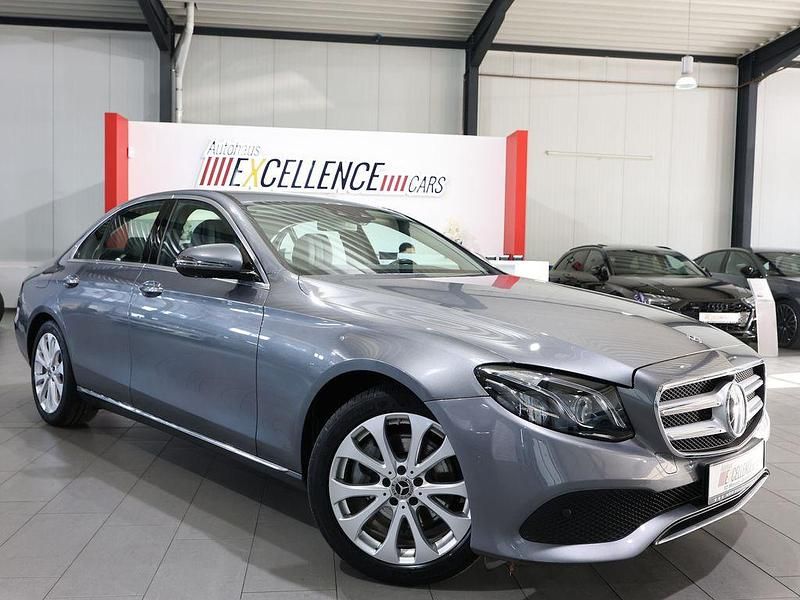 Gebraucht Mercedes E220 Luxury 194 PS (142 kW) 2017 Grau Limousine