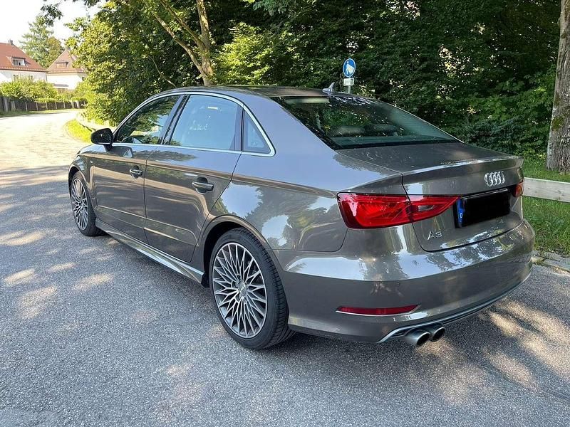 Gebraucht Audi A3 S-Line 179 PS (131 kW) 2015 Grau Limousine
