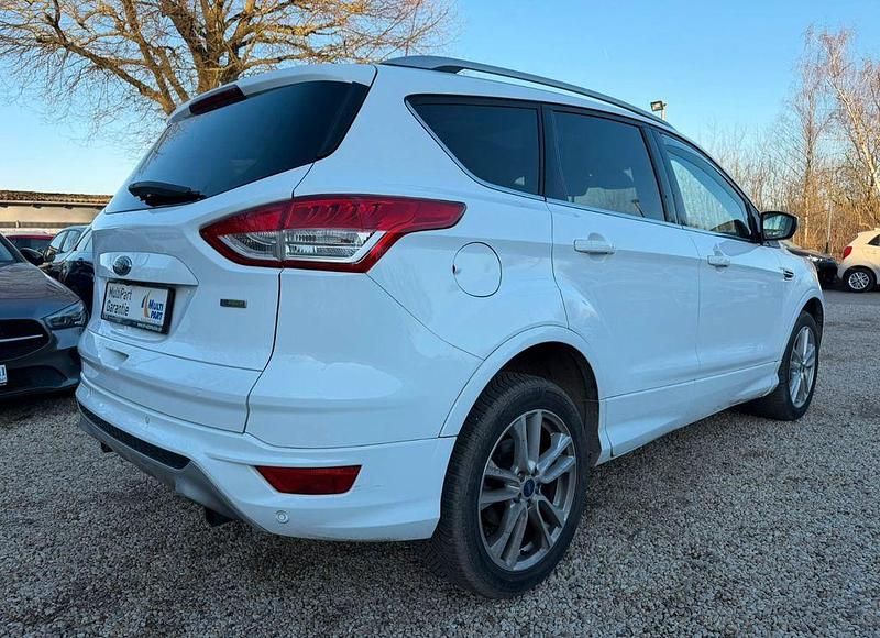 Second-hand Ford Kuga 182 CP (133 kW) 2015 Alb SUV