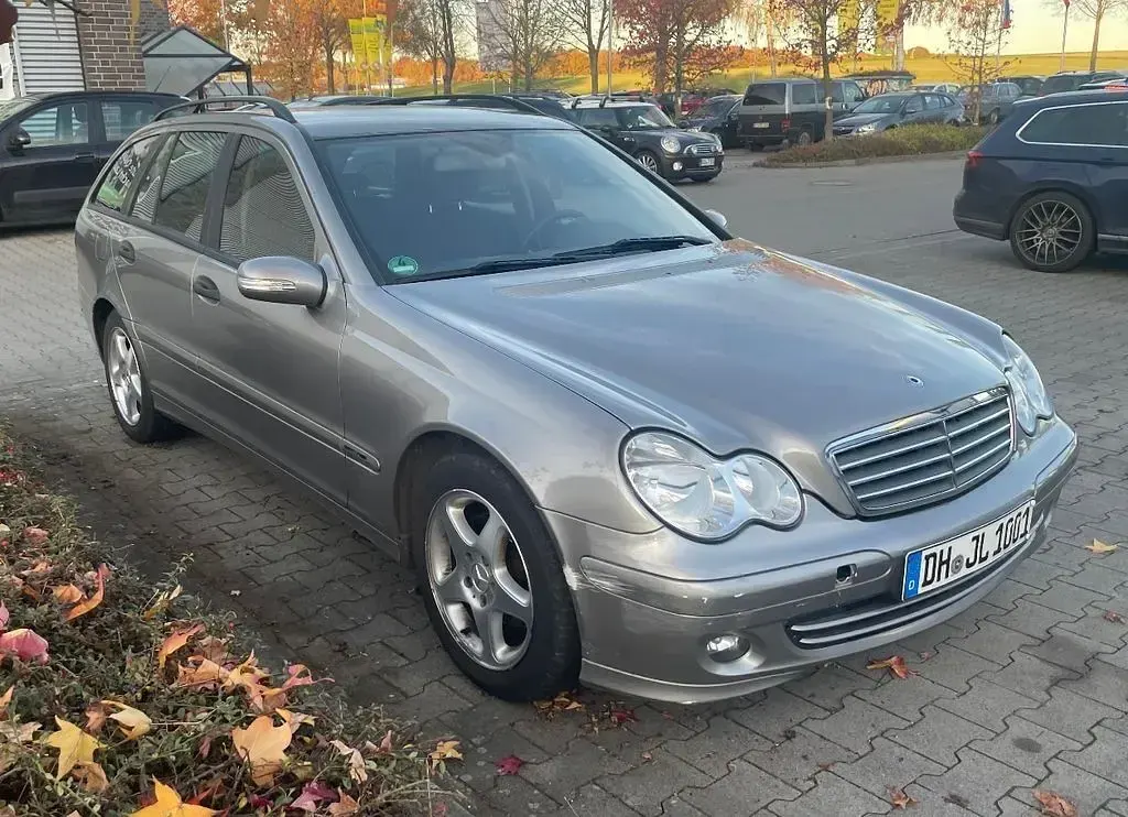 Gebraucht Mercedes C200 Classic 122 PS (89 kW) 2005 Silber Limousine