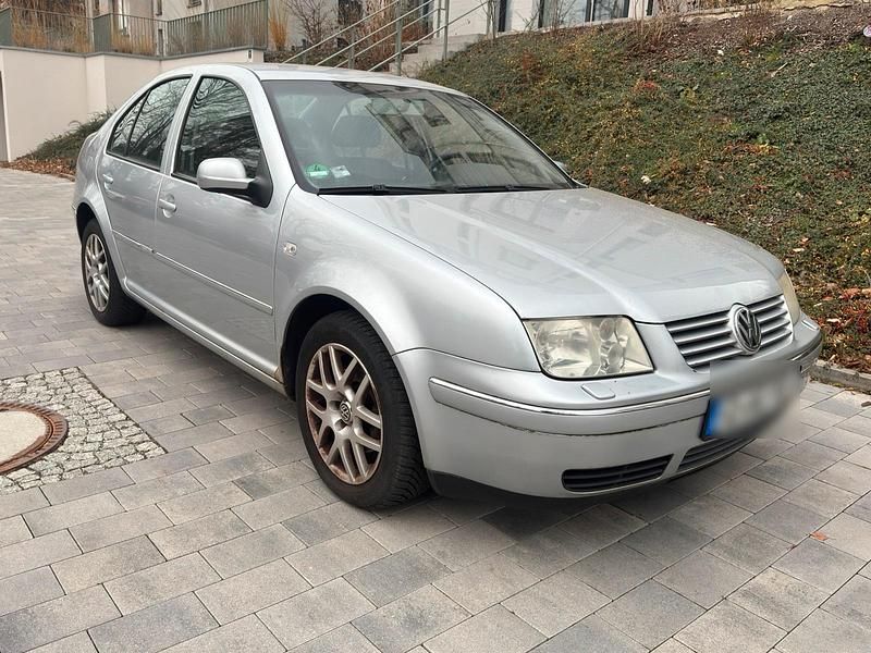 Silber Gebraucht 2002 VW Bora Limousine | 2.800 € (Fairer Preis) - Bild 1/4