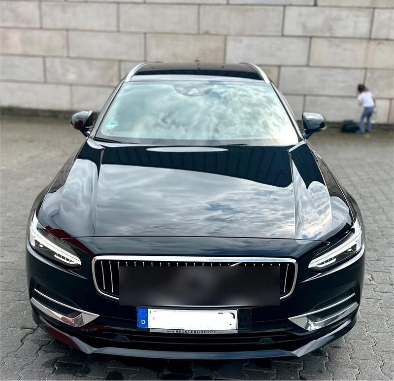 Schwarz Gebraucht 2017 Volvo V90 Inscription Kombi | 16.500 € (Superpreis) - Bild 1/4
