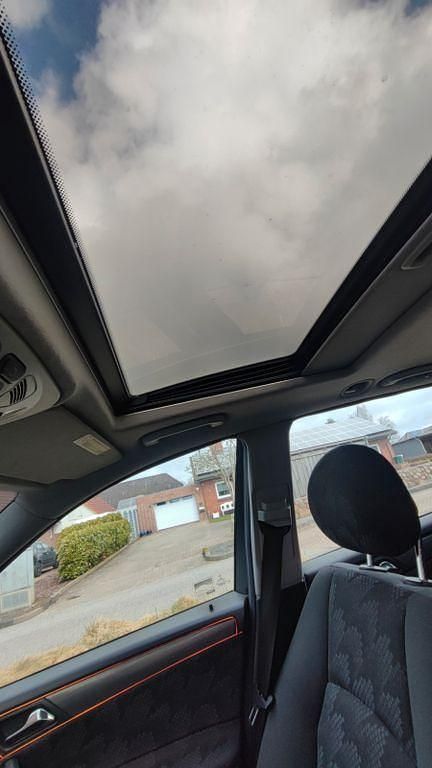 Gebraucht Mercedes 200 163 PS (119 kW) 2002 Blau Limousine