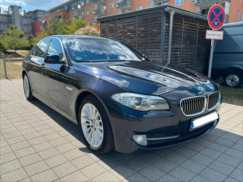 Gebraucht BMW 530 Comfort Edition 258 PS (189 kW) 2012 Blau Limousine
