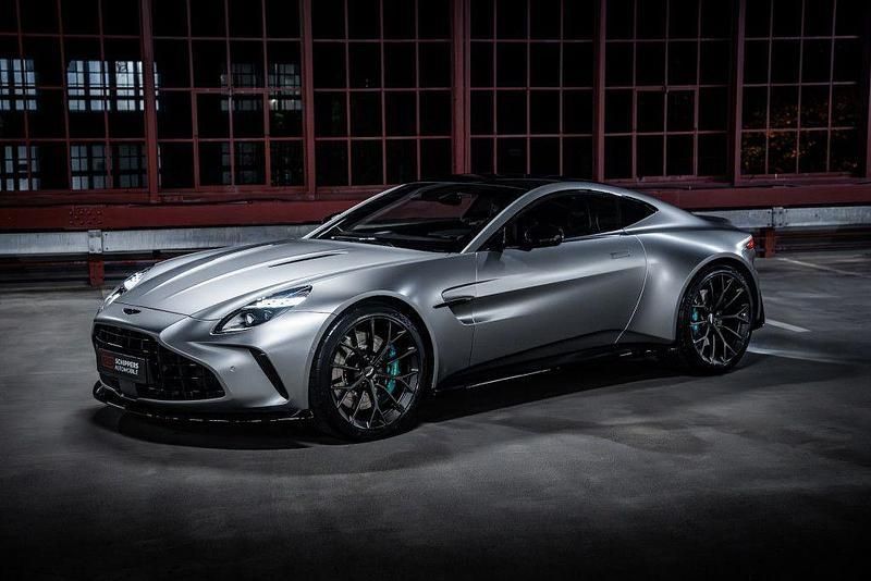 Silber Gebraucht 2024 Aston Martin V8 Vantage Coupé | 243.665 € - Bild 1/4
