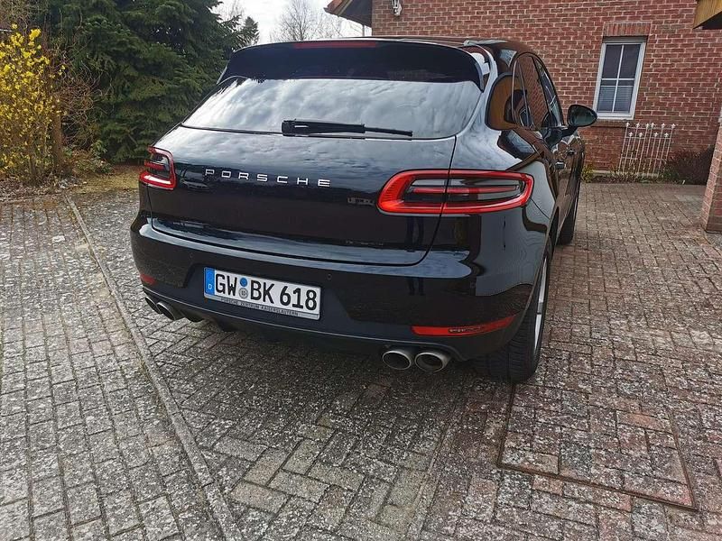 Gebraucht Porsche Macan 258 PS (189 kW) 2017 Schwarz SUV