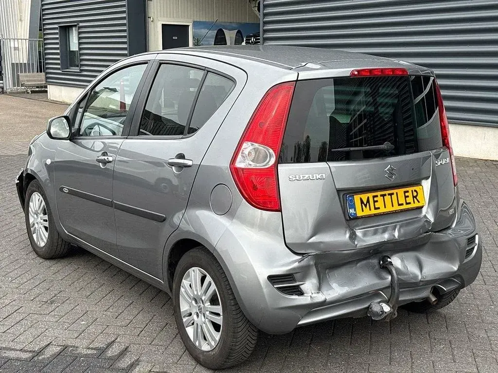 Gebraucht Suzuki Splash Exclusive 68 PS (50 kW) 2014 Grau Kleinwagen