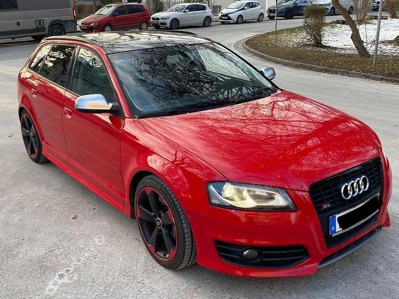 Gebraucht Audi S3 Sport 265 PS (194 kW) 2011 Rot Kleinwagen