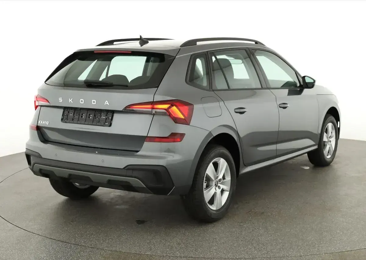 Neu Skoda Kamiq Monte Carlo 150 PS (110 kW) 2025 Schwarz magic perleffekt SUV