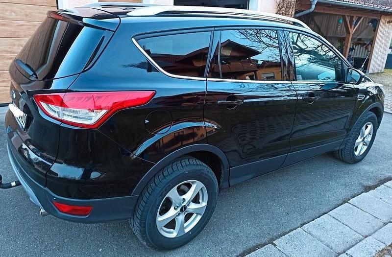 Gebraucht Ford Kuga Titanium 179 PS (131 kW) 2016 Schwarz SUV