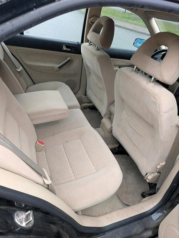 Gebraucht VW Bora 101 PS (74 kW) 1999 Schwarz Limousine