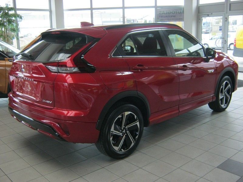 Gebraucht Mitsubishi Eclipse Cross Plus 98 PS (72 kW) 2024 Rot SUV