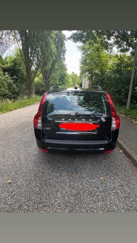 Schwarz Gebraucht 2012 Volvo V50 Kombi | 5.200 € (Guter Preis) - Bild 1/4