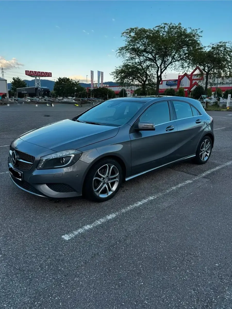 Gebraucht Mercedes A200 Urban 136 PS (100 kW) 2012 Grau Kleinwagen