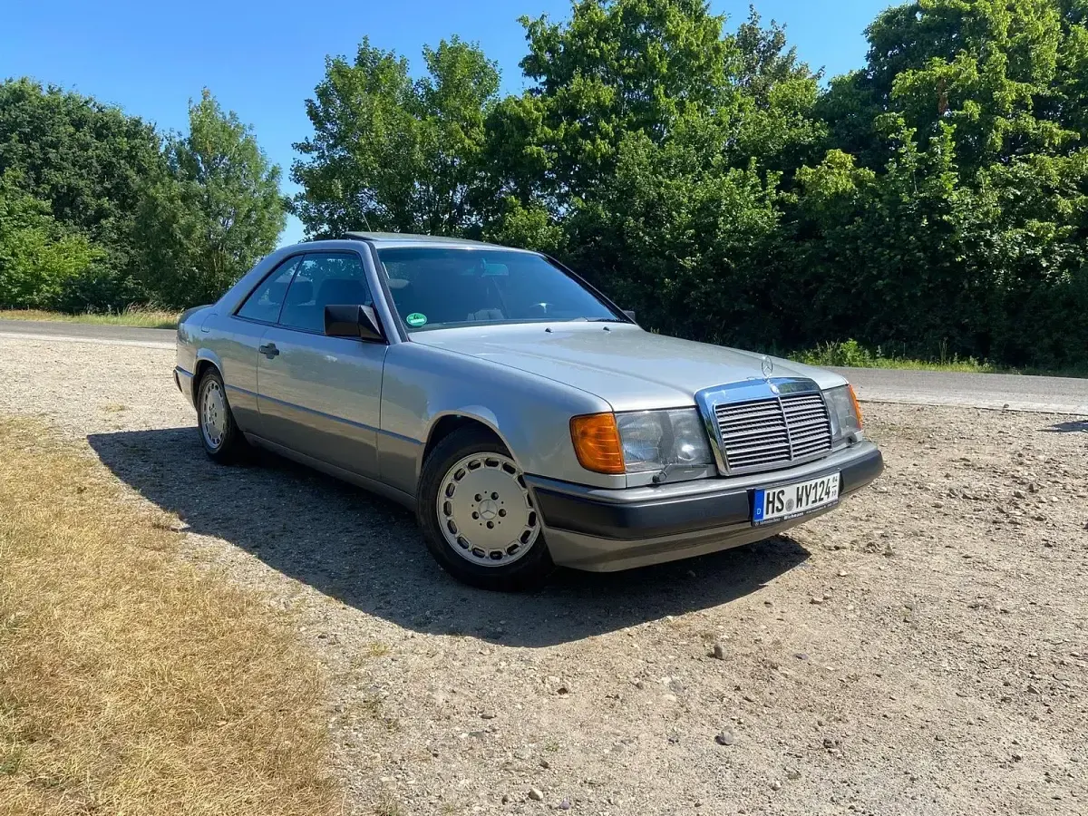 Gebraucht Mercedes 230 132 PS (97 kW) 1989 Grau Limousine