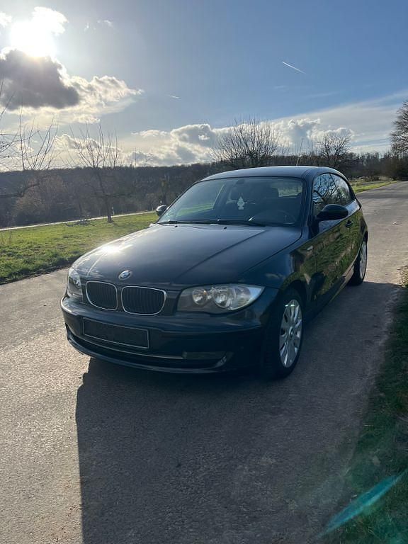 Gebraucht BMW 118 143 PS (105 kW) 2007 Schwarz Kleinwagen