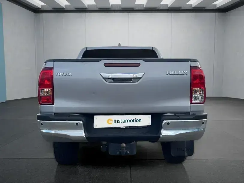Gebraucht Toyota HiLux 150 PS (110 kW) 2024 Silber Pickup