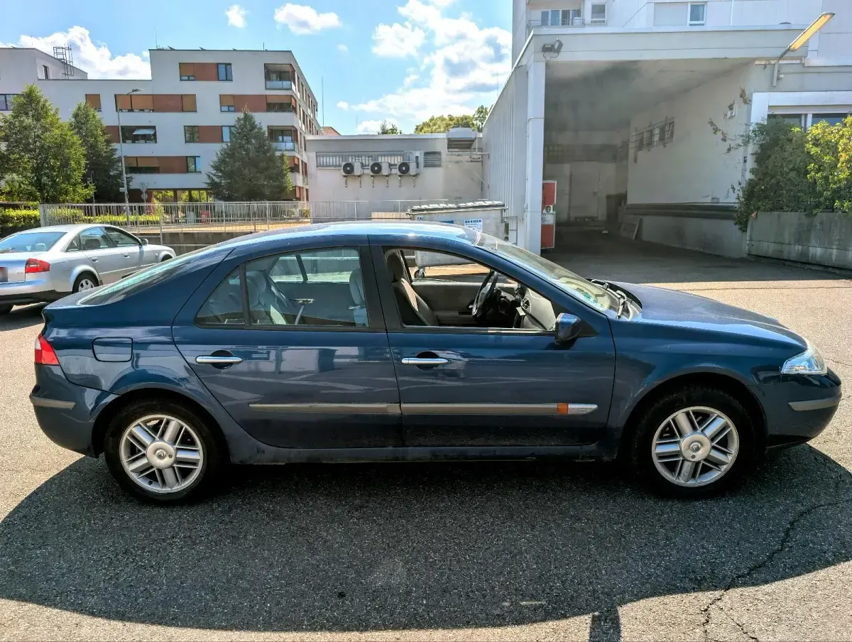 Gebraucht Renault Laguna II 120 PS (88 kW) 2002 Blau Limousine