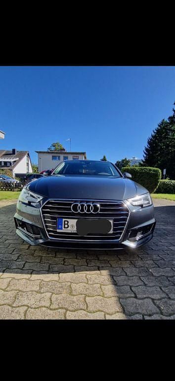 Grau Gebraucht 2019 Audi A4 Ambiente Kombi | 17.900 € (Guter Preis) - Bild 1/4