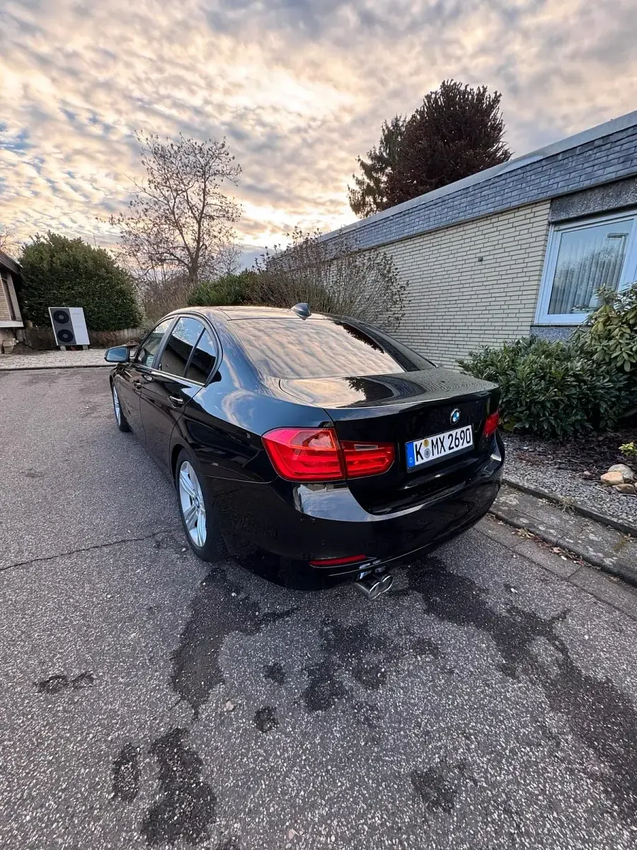 Gebraucht BMW 316 116 PS (85 kW) 2013 Schwarz Limousine