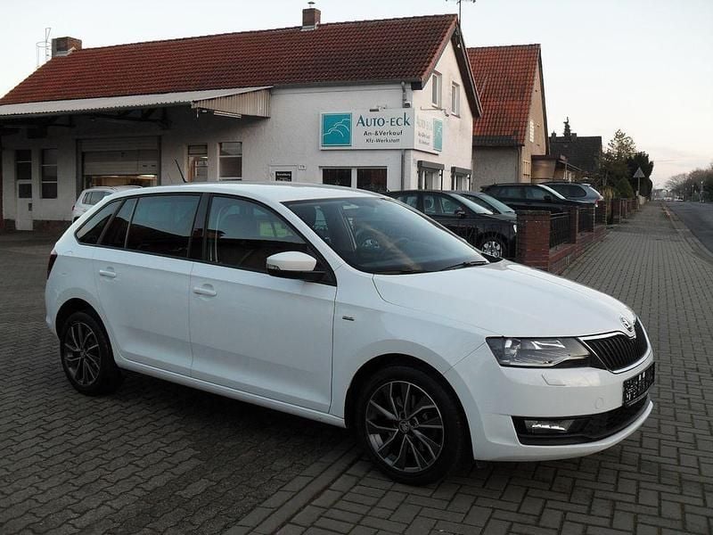 Weiß Gebraucht 2017 Skoda Rapid Drive Limousine | 13.440 € (Fairer Preis) - Bild 1/4