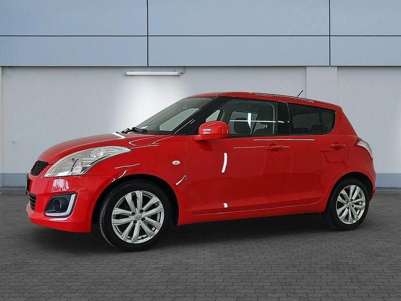 Gebraucht Suzuki Swift Club 94 PS (69 kW) 2014 Rot Kleinwagen