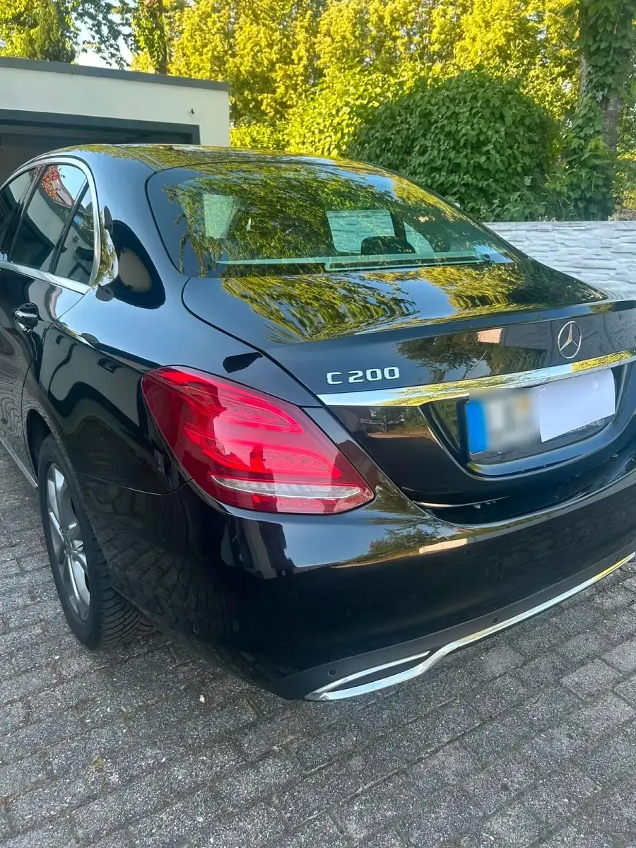 Gebraucht Mercedes C200 Avantgarde 184 PS (135 kW) 2017 Schwarz Limousine