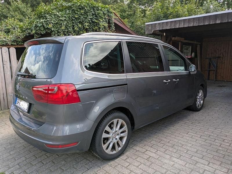 Grau Gebraucht 2012 Seat Alhambra Ecomotive Van / Kleinbus | 9.600 € (Guter Preis) - Bild 1/4