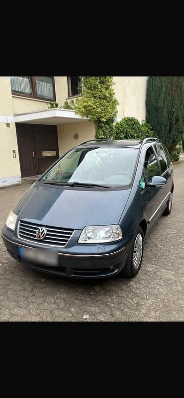 Second-hand VW Sharan 131 CP (96 kW) 2004 Andere farben Monovolum