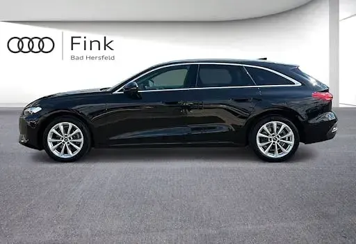 Gebraucht Audi A5 Comfort 204 PS (150 kW) 2025 Mythosschwarz metallic Kombi