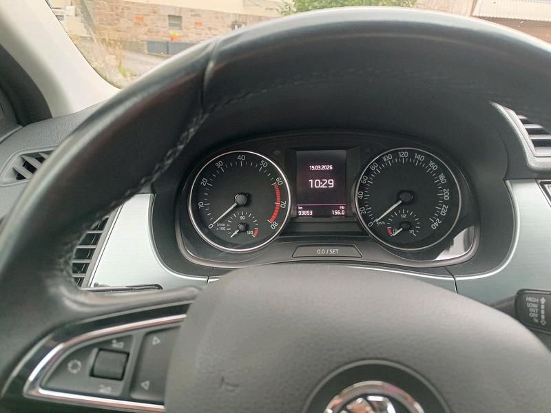 Gebraucht Skoda Fabia 60 PS (44 kW) 2015 Grau Kleinwagen