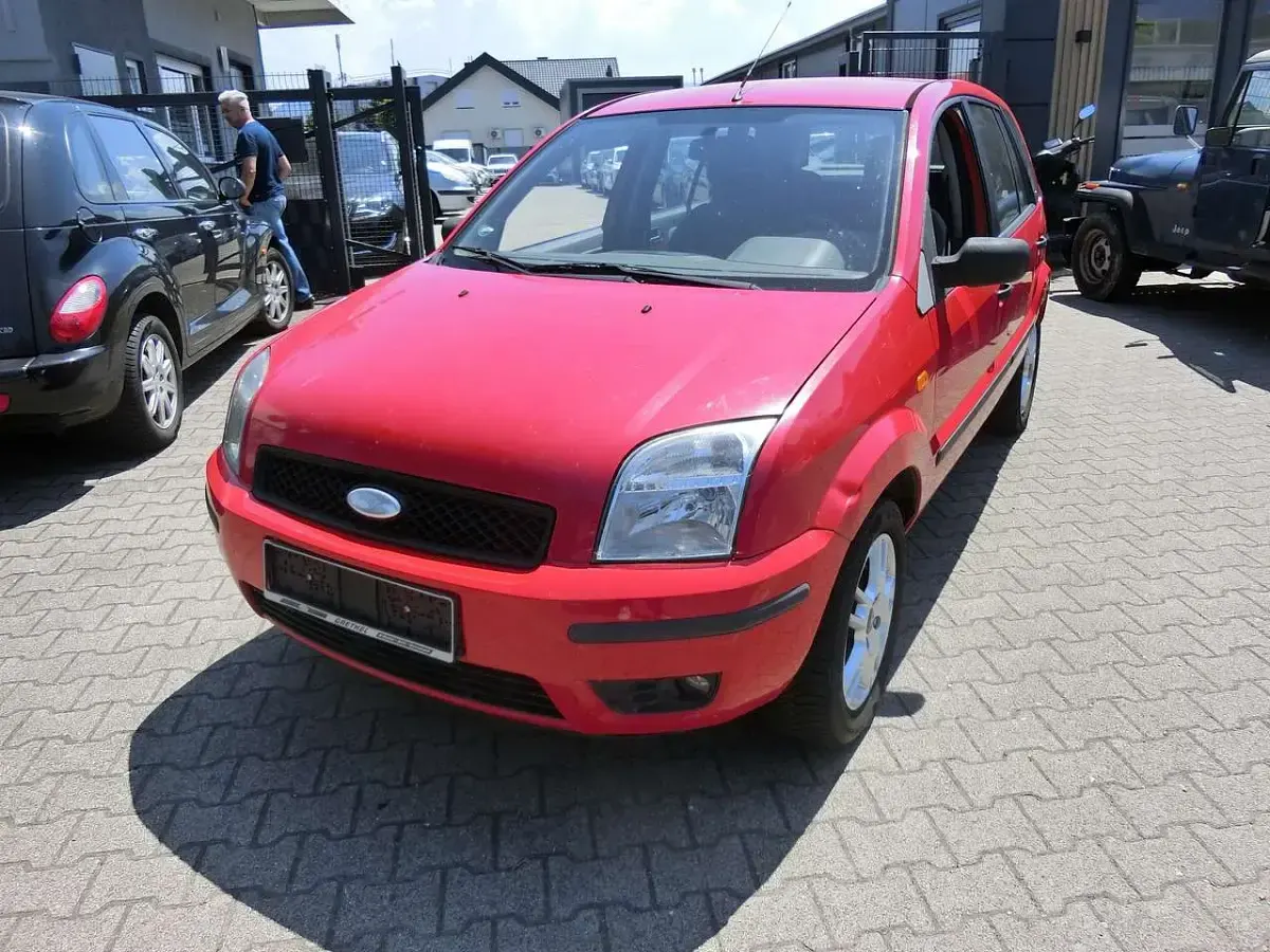 Gebraucht Ford Fusion Trend 68 PS (50 kW) 2005 Coloradorot Kleinwagen
