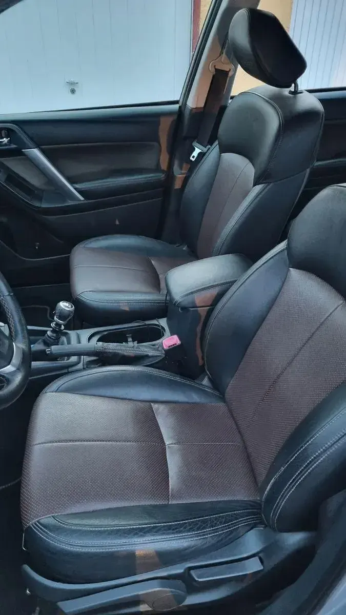 Käytetty Subaru Forester 147 HP (108 kW) 2015 Hopea Katumaasturi