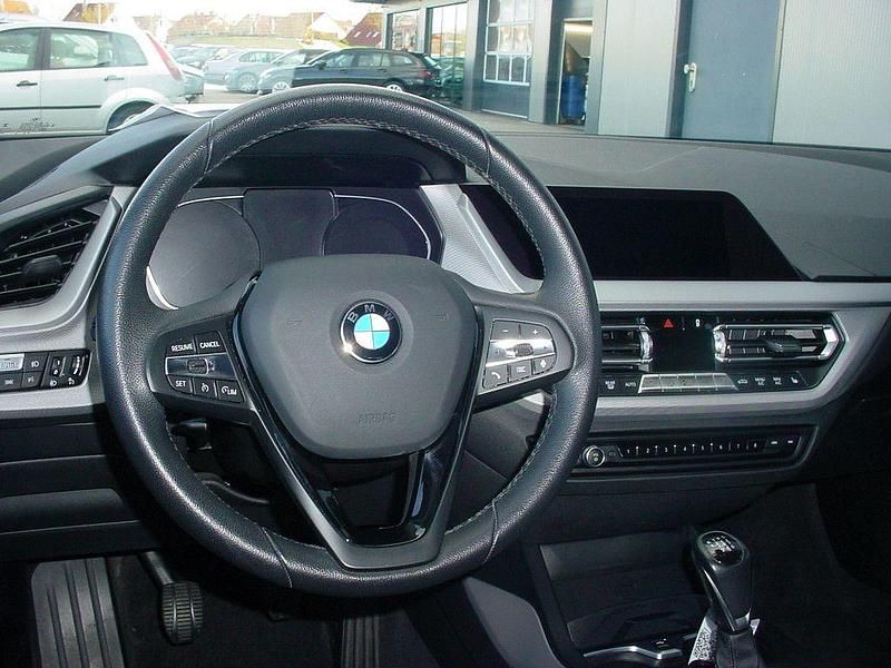 Gebraucht BMW 116 116 PS (85 kW) 2020 Schwarz Kleinwagen