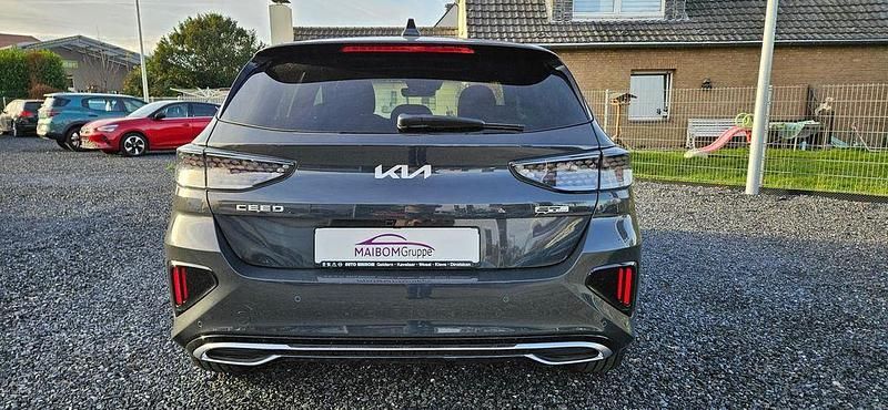Neu Kia Ceed GT GT-Line 140 PS (102 kW) 2026 Grau Limousine