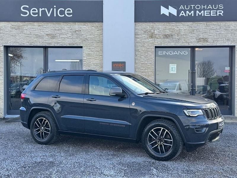 Grau Gebraucht 2018 Jeep Grand Cherokee Trailhawk SUV | 15.999 € (Superpreis) - Bild 1/4