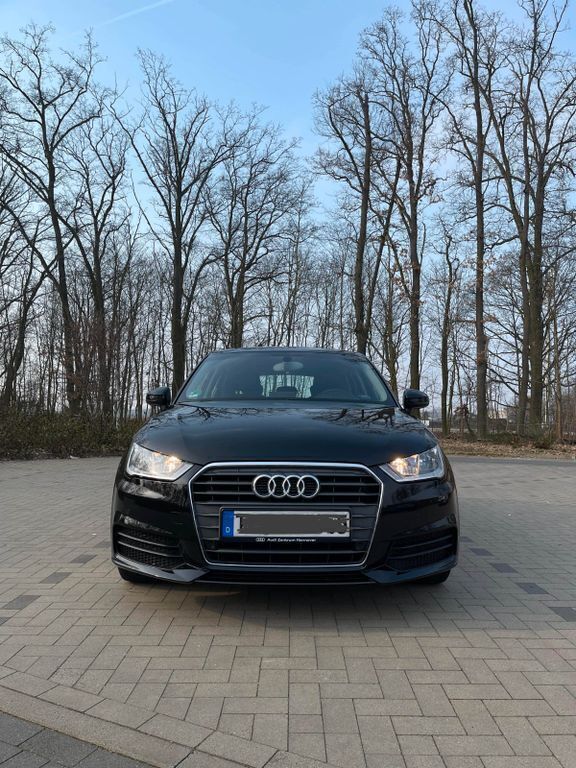Schwarz Gebraucht 2017 Audi A1 Sportback Kleinwagen | 10.999 € (Guter Preis) - Bild 1/4
