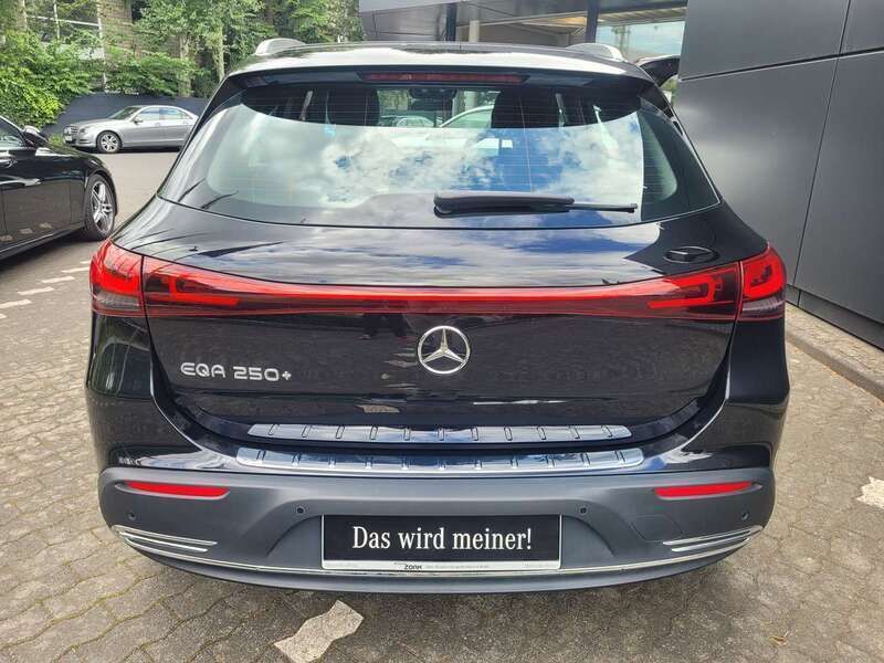 Gebraucht Mercedes EQA250+ 139 kW (190 PS) 2023 Kosmosschwarz  metalliclack SUV