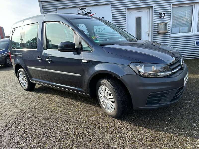Blau Gebraucht 2018 VW Caddy Trendline Van / Kleinbus | 9.990 € (Superpreis) - Bild 1/3