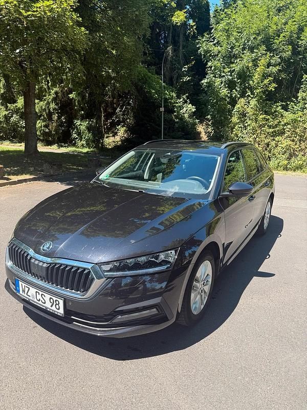 Schwarz Gebraucht 2021 Skoda Octavia Style Kombi | 17.950 € (Superpreis) - Bild 1/4