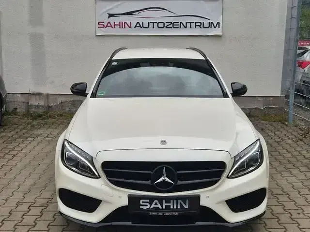 Gebraucht Mercedes C250 AMG 374 PS (275 kW) 2017 Diamant weiss metallic Kombi