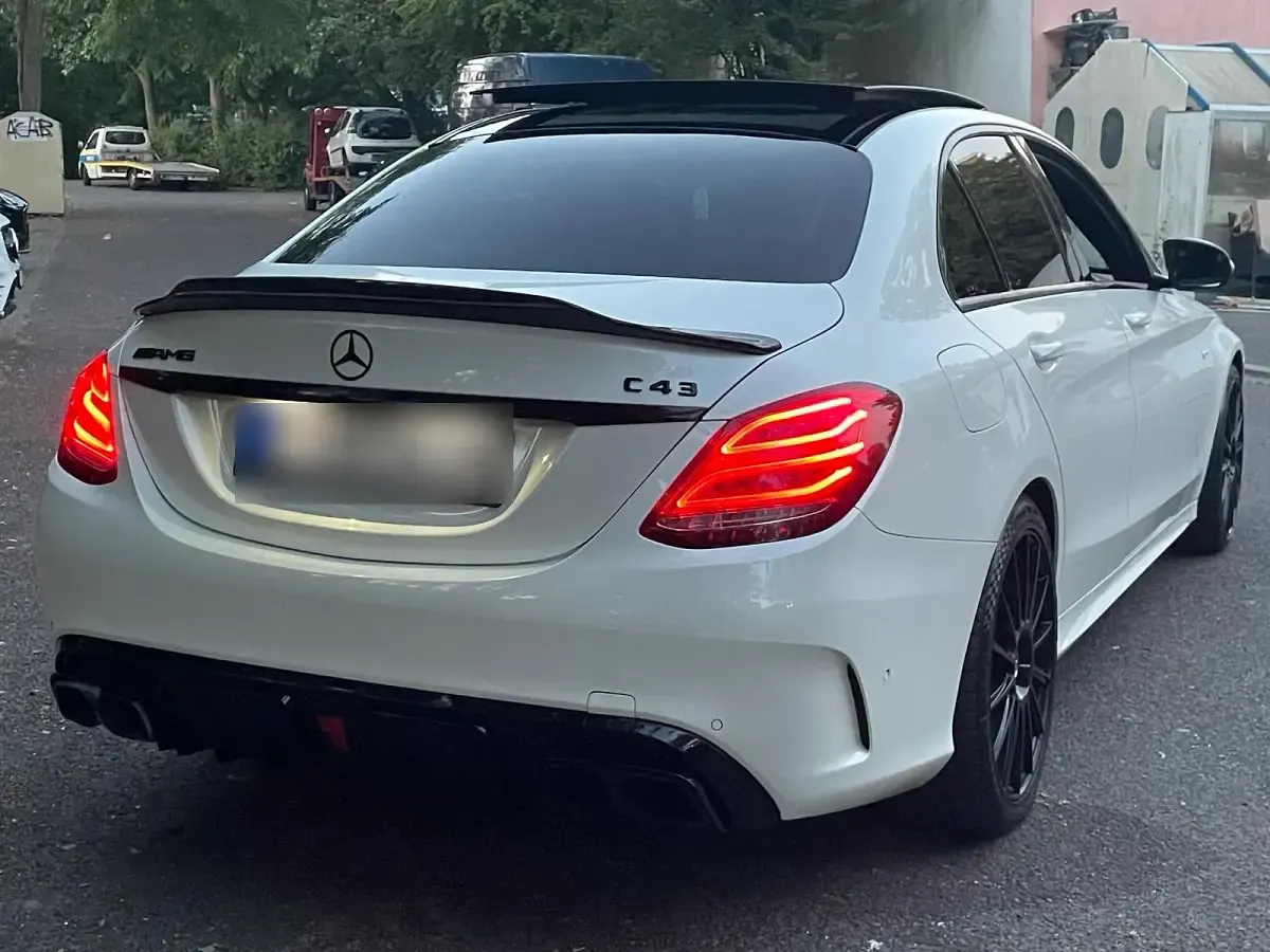 Gebraucht Mercedes C43 AMG 367 PS (269 kW) 2016 Weiß Limousine