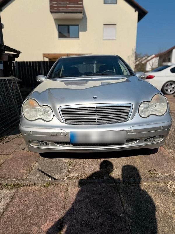 Gebraucht Mercedes C180 143 PS (105 kW) 2002 Grau Limousine