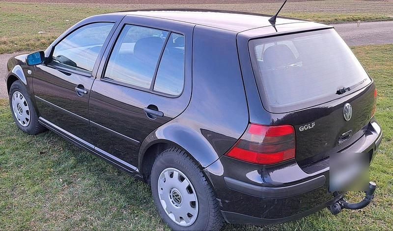 Gebraucht VW Golf IV 75 PS (55 kW) 2001 Schwarz Kleinwagen