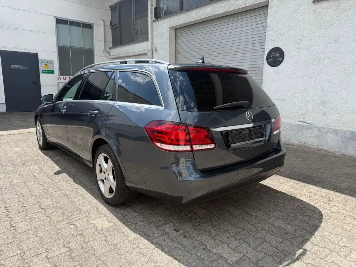 Gebraucht Mercedes E300 231 PS (169 kW) 2014 Grau Kombi