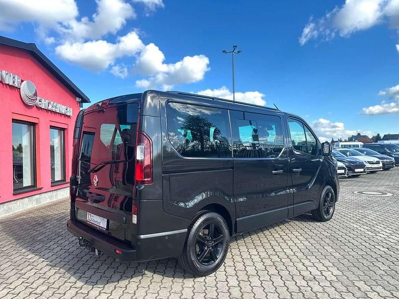 Gebraucht Renault Trafic Life 150 PS (110 kW) 2021 Schwarz midnight Van / Kleinbus